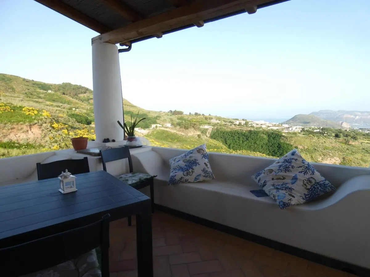villetta la ginestra Città di Lipari